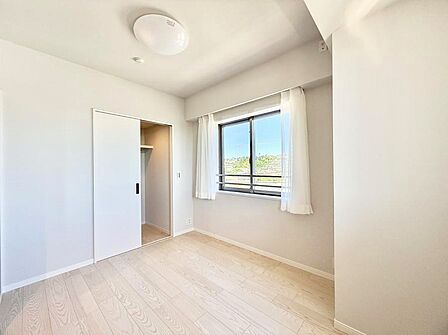 ■落ち着いた雰囲気のお部屋で心が安らぐ空間