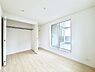 室内：1号棟  ■落ち着いた色合いのお部屋で穏やかな時間を楽しめます