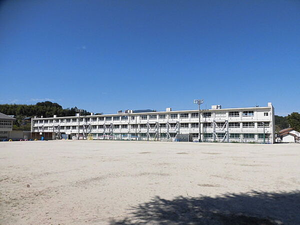画像18:恵那市立長島小学校（1369m）