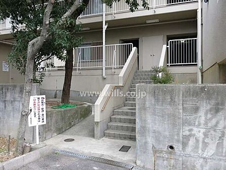 敷地入り口です。