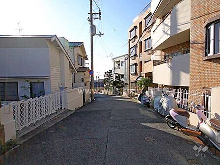敷地東側の前面道路です。