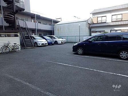 敷地内駐車場(屋外平面式)
