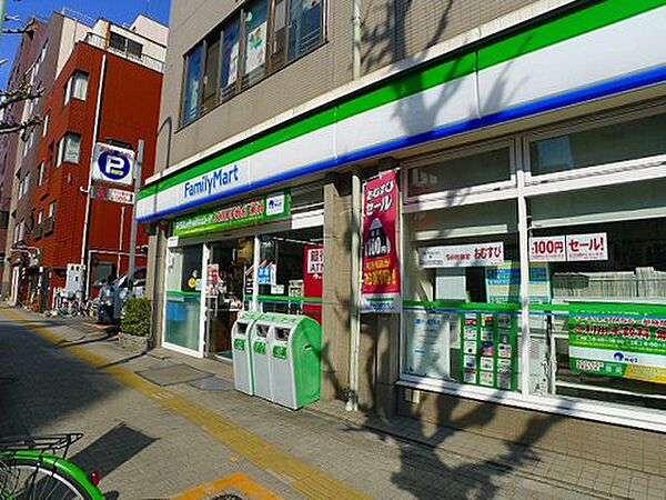 画像18:【コンビニエンスストア】ファミリーマート 入谷二丁目店まで110ｍ