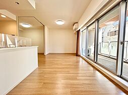 グラディスさいたま新都心 2階3LDKのリビング/ダイニング