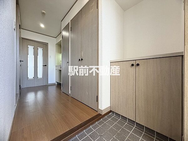 玄関を拡大表示