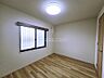 洋室：約６．０帖の洋室です。各部屋にＷＩＣがあるので、こちらのお部屋も収納たっぷりです。