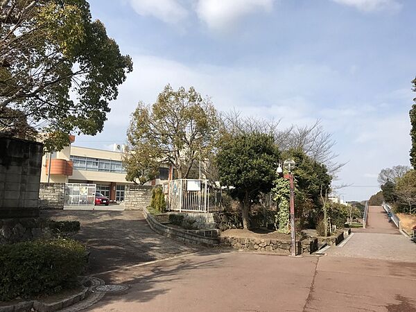 画像17:小学校「和泉市立光明台南小学校まで495ｍ」