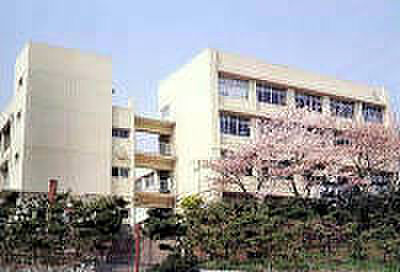 画像24:神戸市立雲雀丘中学校（715m）