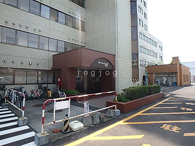16 / 36