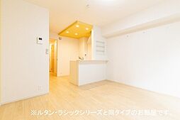 ディーアレオラ 102 1階ワンルームのリビング/ダイニング