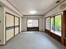 その他：【リビング】角部屋ならではの二面採光で、明るく開放感のあるリビングです。