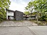 その他：【外観】敷地内、通路に駐車することができます。