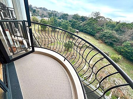 【バルコニー】南西向きで日当たり良好です