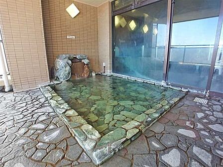 【露天風呂】相模湾を望む開放的な露天風呂です