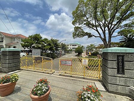 神野小学校 610m