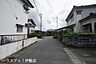 外観：前面道路含む現地写真
