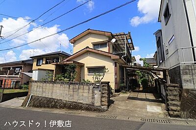 外観:【外観写真】・敷地49.96坪と広々・既存建物は更地渡し・南西向き陽当り良好 外観:【外観写真】・敷地49.96坪と広々・既存建物は更地渡し・南西向き陽当り良好