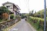 外観：【前面道路】西側前面道路、南方面