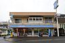 周辺：ローソン鹿児島玉里団地店【ローソン鹿児島玉里団地店】飲食品、日用品を取扱うコンビニエンスストアー 310m