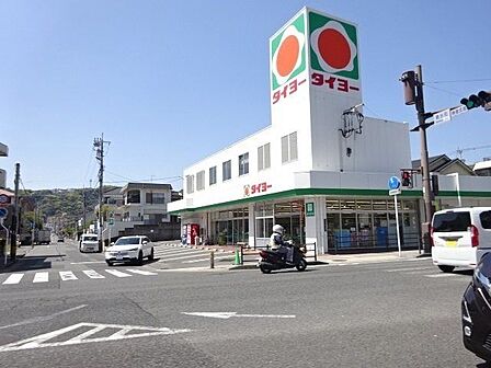 タイヨー清水店【タイヨー清水店】は、鹿児島市清水町14-33に位置する清水馬場通り近くのスーパーです。取扱品目は主に「生鮮食品・日配品・一般食品・日用雑貨・お酒」です。 760m
