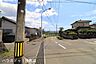 その他：【前面道路】西側前面道路、南方面歩道付で小さなお子様にも安心です