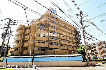 【トーカンマンション城西の外観】人気の平坦地!周辺にコンビニ、スーパー、電気屋、教育施設等あり住みやすい住環境