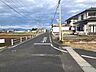 外観：前面道路含む現地写真