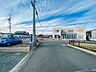 外観：前面道路含む現地写真