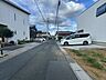 外観：前面道路含む現地写真