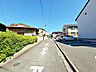 外観：前面道路含む現地写真