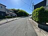 外観：前面道路含む現地写真