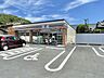 周辺：セブンイレブン岡町店 830m