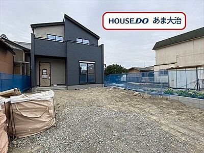 外観：市・名鉄バス「東条」停　徒歩約4分。大治町堀之内に新築コ戸建が登場です。全居室フローリングで幅広い世代の方に住みよく、二面採光の明るい邸宅。