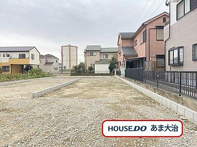 外観：あま市坂牧日吉に全3棟の新築戸建てが登場です。間口にゆとりのある敷地で駐車も安心◎SICのある玄関ホールで、玄関すっきり。