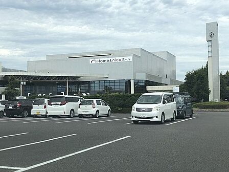 江南市民文化館【市内の文化・芸術活動の中心となる公共施設で、大ホール・小ホールや会議室などを備えた施設。コンサートや発表会、講演会など幅広いイベントが開催され、地域の文化交流の拠点です。】 690m
