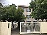 周辺：布袋中学校【住宅地が広がる落ち着いた環境に位置し、周辺には布袋小学校などの教育施設も点在する立地。地域の小学校からの進学が多く、地域に見守られながら安心して通学できる公立中学校です。】 1200m