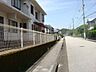 外観：前面道路含む現地写真