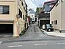 外観：東側道路 東から西方向