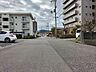 外観：前面道路含む現地写真