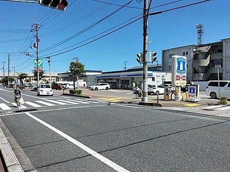 ローソン 高知比島町一丁目店 270m