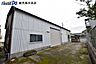 外観：北西向き【敷地面積298.40m2(90.26坪)】駐車スペース広々です！事務所や倉庫として最適です♪