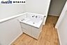 洗面：【洗面台】2階洗面台です！壁付水栓で汚れやほこりが溜まりにくくお手入れがしやすいです♪