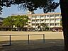 周辺：武小学校【鹿児島市立武小学校】は、武1丁目に位置する1937年創立の小学校です。令和3年度の生徒数は555人で、23クラスあります。校訓は「かしこく　うつくしく　たくましく」です。 1400m