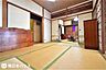 和室：【和室】6帖の和室です！続き間になっているので襖を外すと12帖の空間になります♪