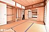 和室：【和室】1階6帖の和室です！仏間や押入れがあります！南側に縁側もあります♪