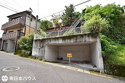 外観:北東向き道路【敷地面積165.80m2(50.15坪)】建築条件なし!建物解体渡しです! 外観:北東向き道路【敷地面積165.80m2(50.15坪)】建築条件なし!建物解体渡しです!
