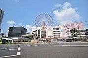 【JR/鹿児島中央駅】鹿児島中央駅は鹿児島市中央町にあるJR九州の駅です。市内のバス等の発着所となっているほか、路面電車の停留所もあり、鹿児島観光の拠点となっています。 650m