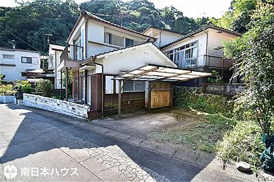 外観:東向き道路【敷地面積156.36m2(47.29坪)】建築条件なし!建物解体渡しです! 外観:東向き道路【敷地面積156.36m2(47.29坪)】建築条件なし!建物解体渡しです!