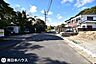 外観：【前面道路】南向きの前面道路です！