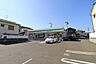 周辺：【ファミリーマート 西陵四丁目店】飲食品、日用品を取扱うコンビニエンスストアー 310m